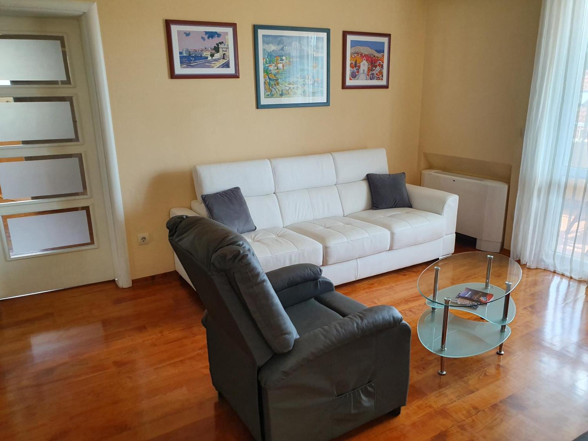 Laus Apartment *