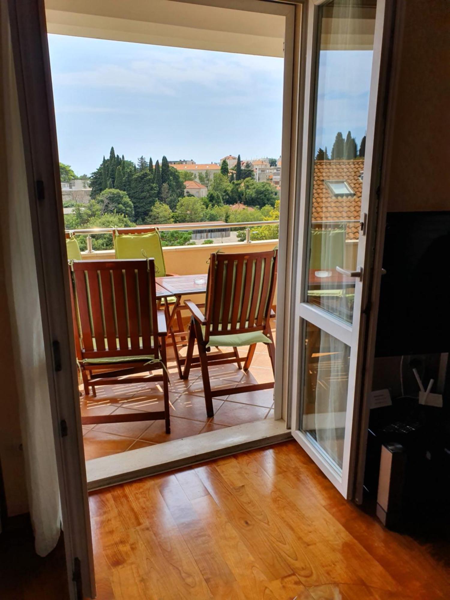 Laus Apartmán *