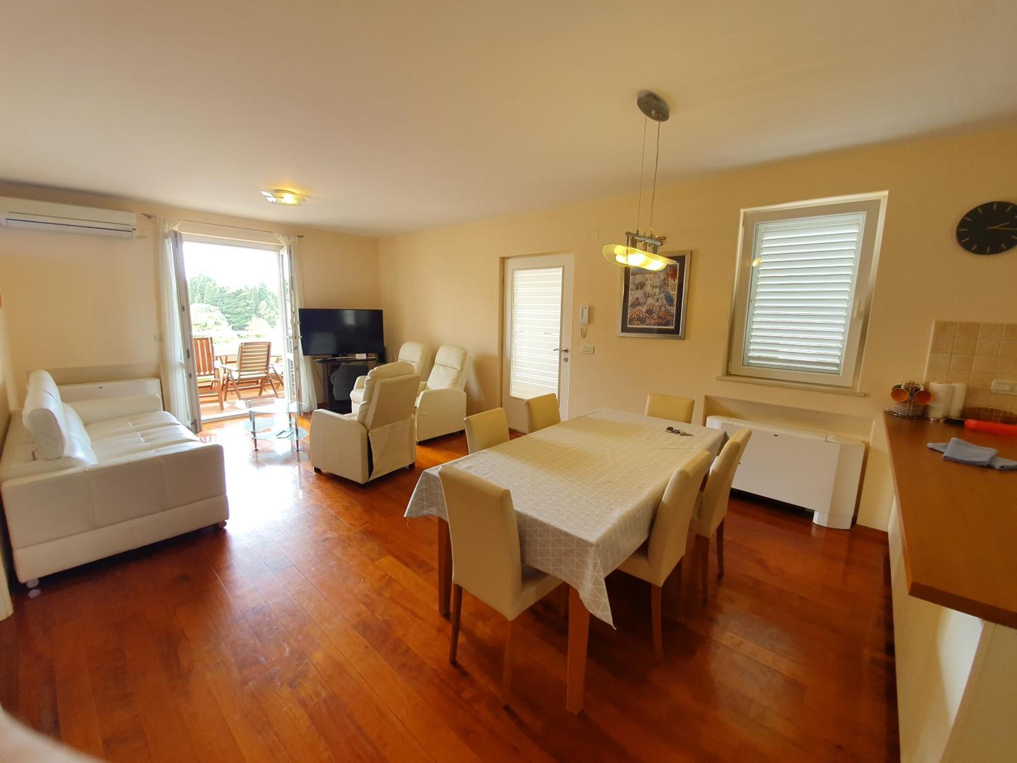 Apartment Laus *