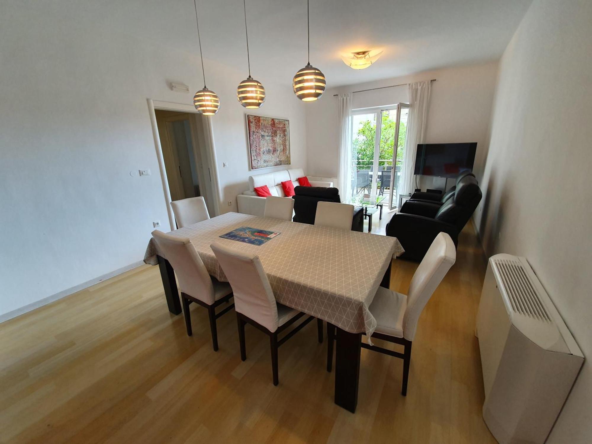 Laus Apartment
